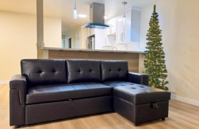 Charming 2BR, 15-Min to Airport